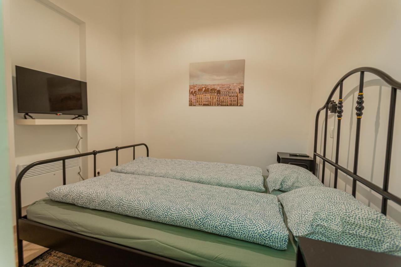 Downtown Studio Flat In Budapest, Mona Exterior photo